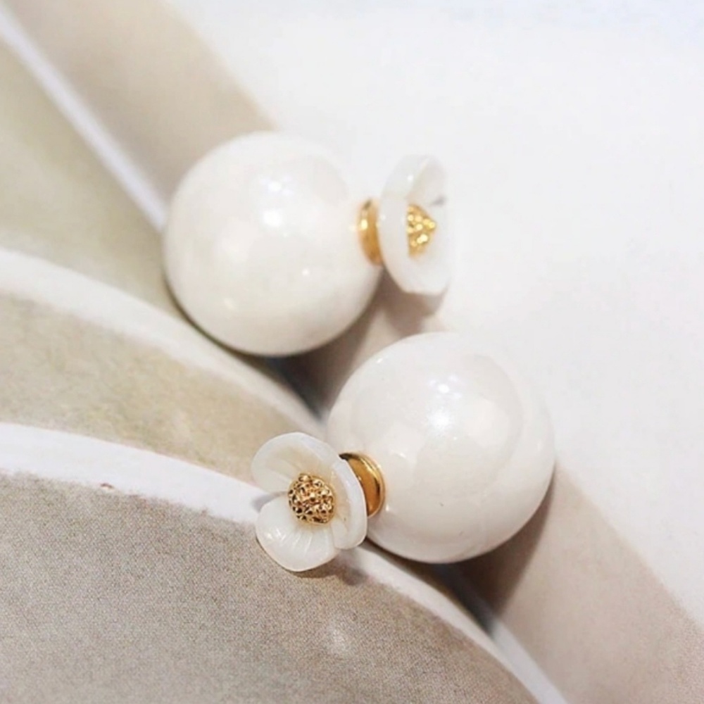 NEW CLASSY DOUBLE SIDED FLOWER STUD EARRINGS - Picture 6 of 6